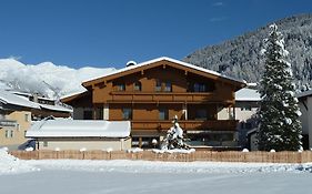 Gasthaus Haus Hochland  4*